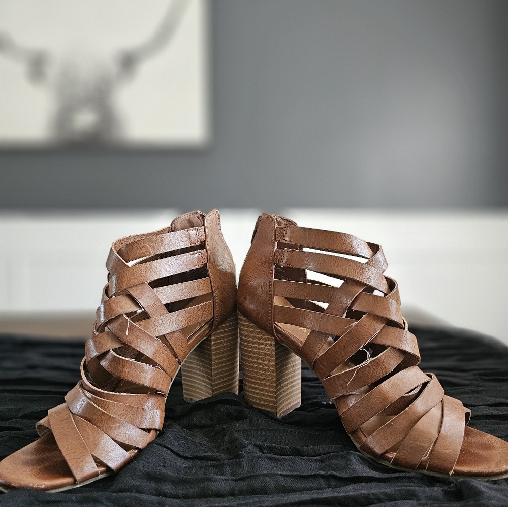 Rampage Tariah tan open toe heeled sandals